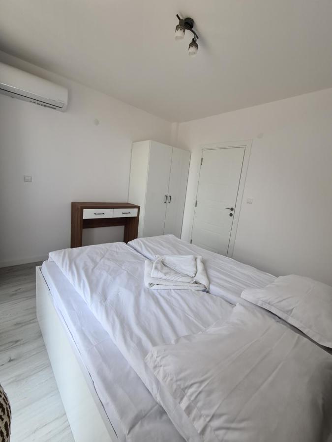 Dolphin Beach Apart ออบซอร์ ภายนอก รูปภาพ